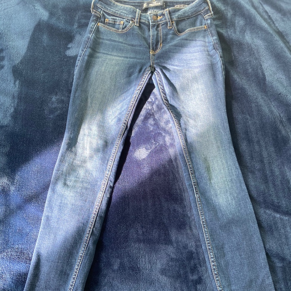 Low-Rise Skinny Jeans/ Hollister classic stretch